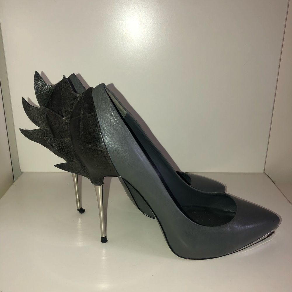 Monika Chiang pumps